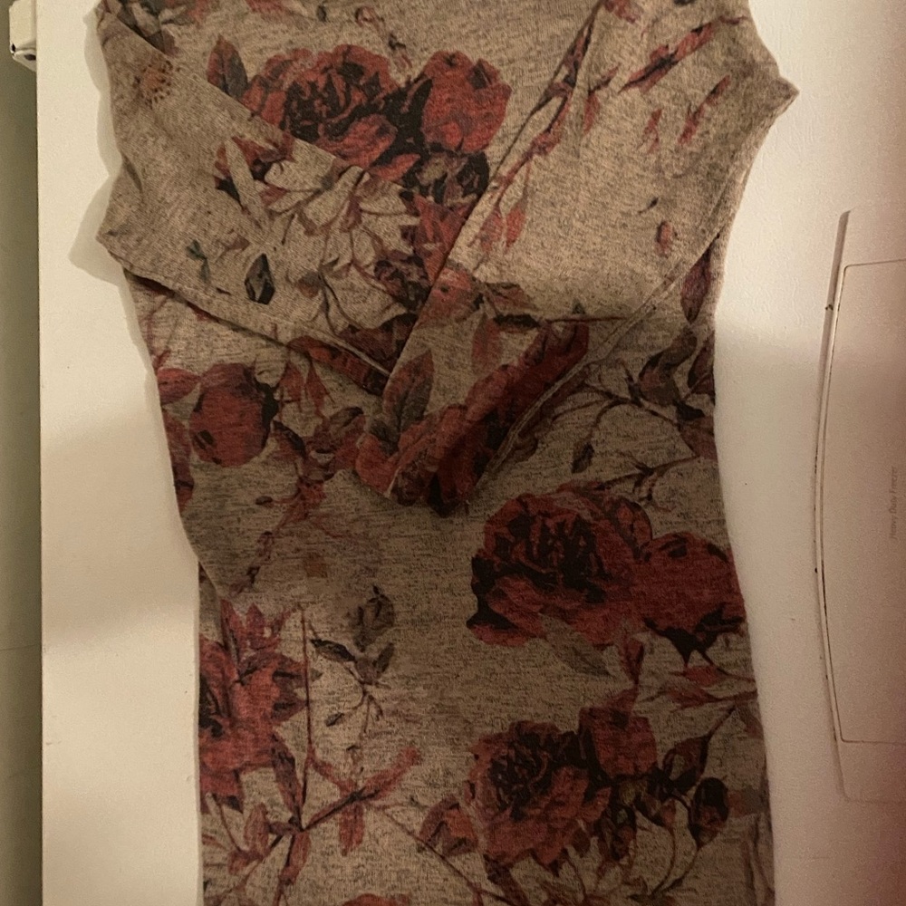 Rose Patterned Body Con Dress - Picture 4 of 6